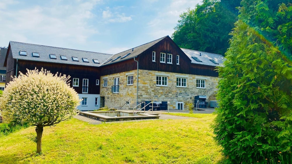 Hotel Erbgericht Krippen 41/50