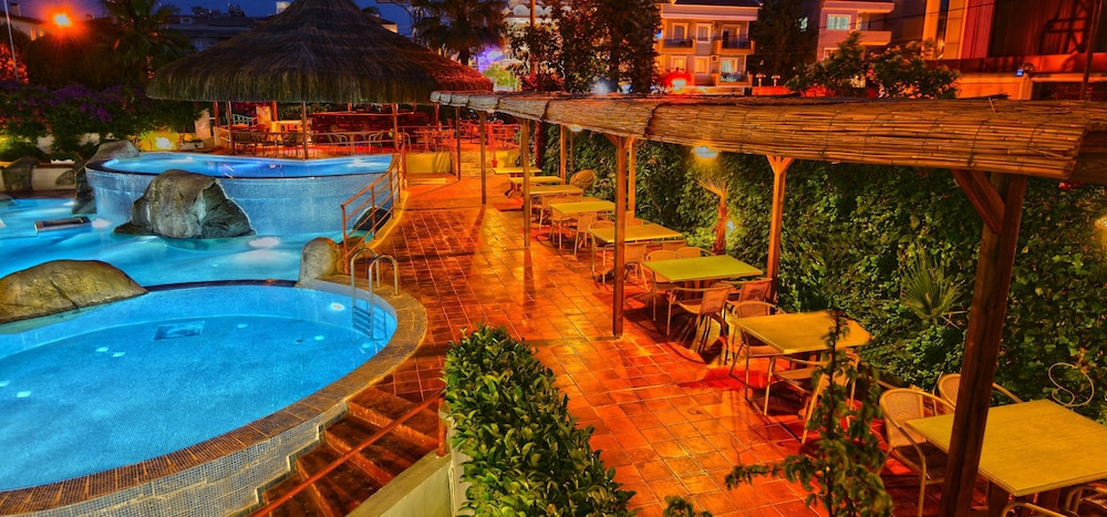 Begonville Hotel 46/50