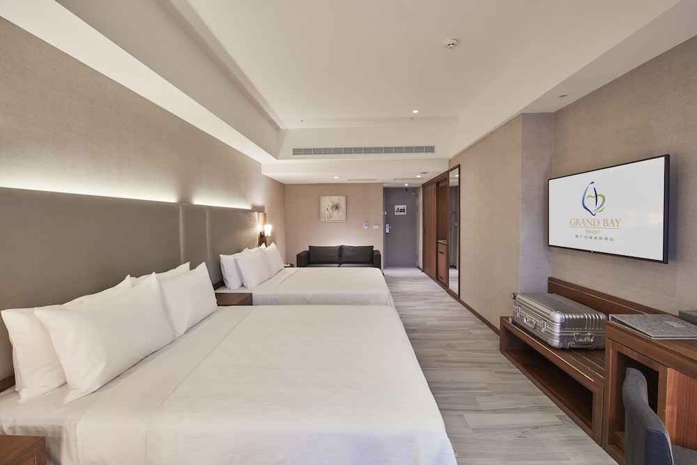 DELUXE, TWIN BEDS