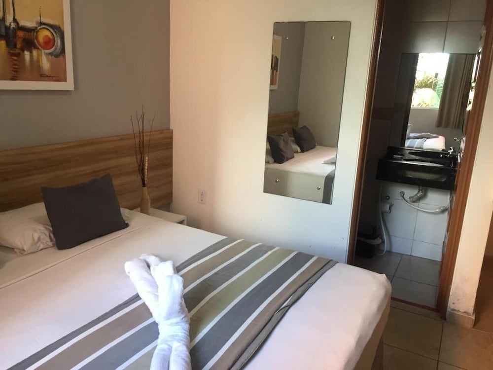 Conde Hotel 16/67