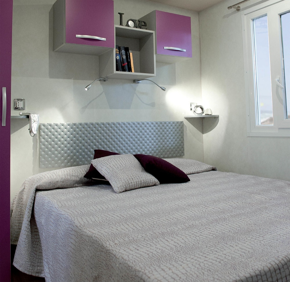 Mobile, House, 5 Beds