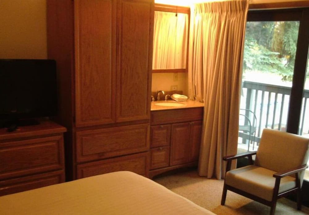 Shadow Mountain Lodge 32/68
