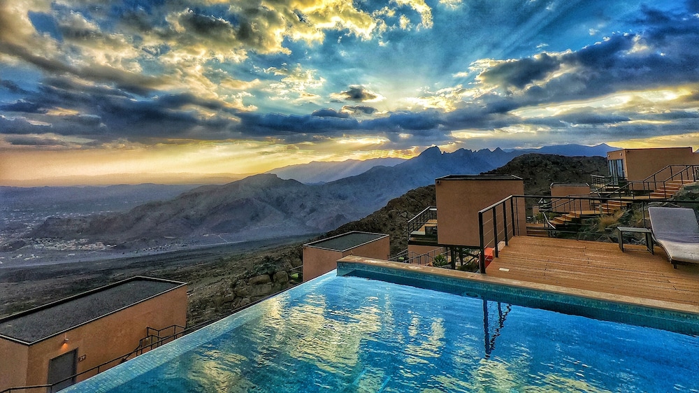 The View Oman 50/54