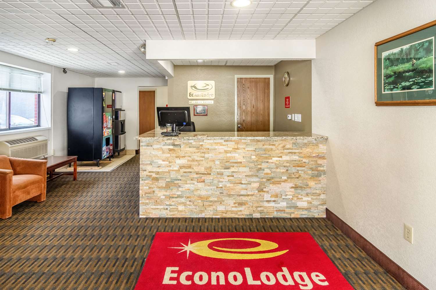 Econo Lodge Cadillac, MI 7/40