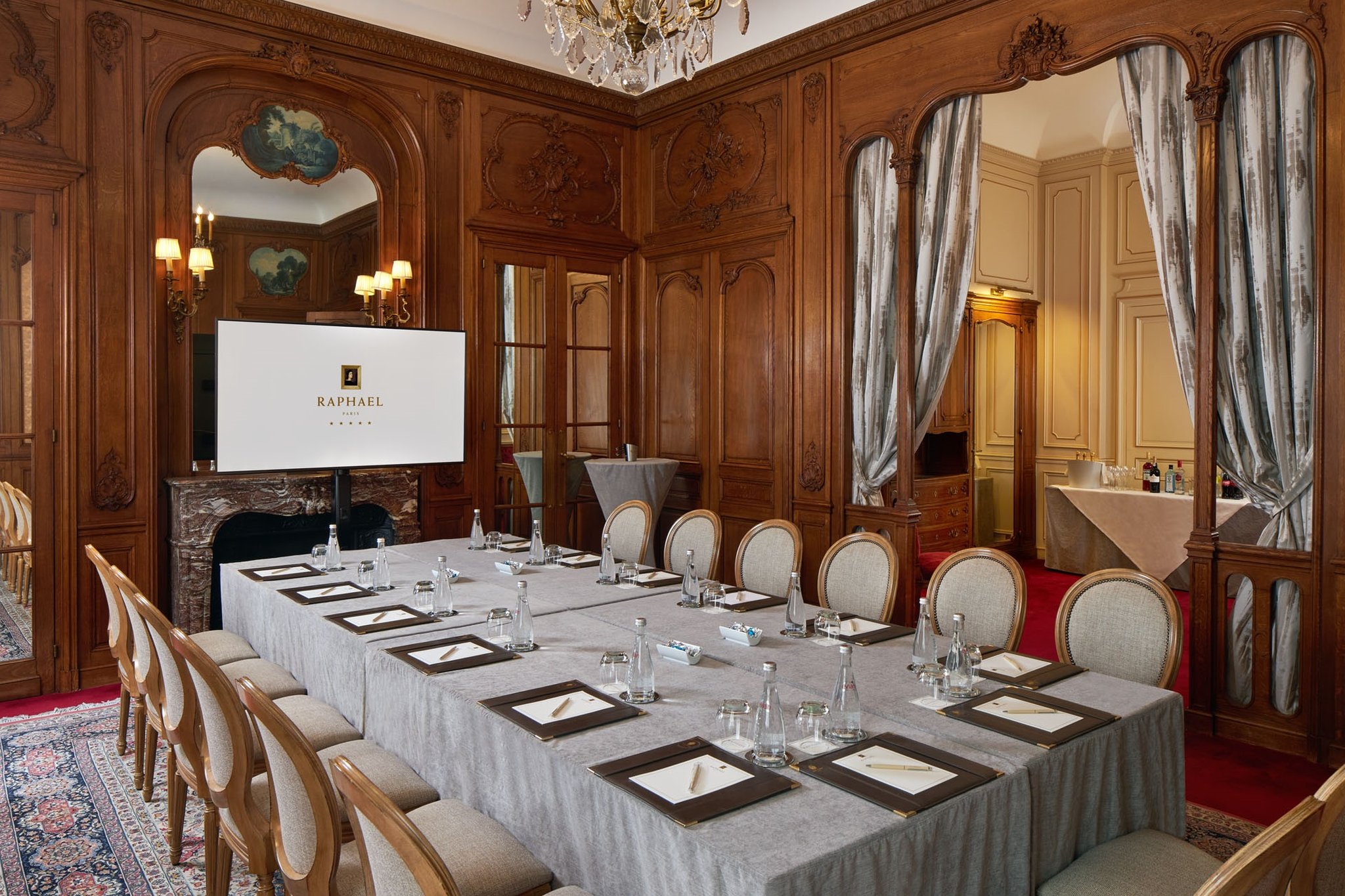 HOTEL RAPHAEL 69/80
