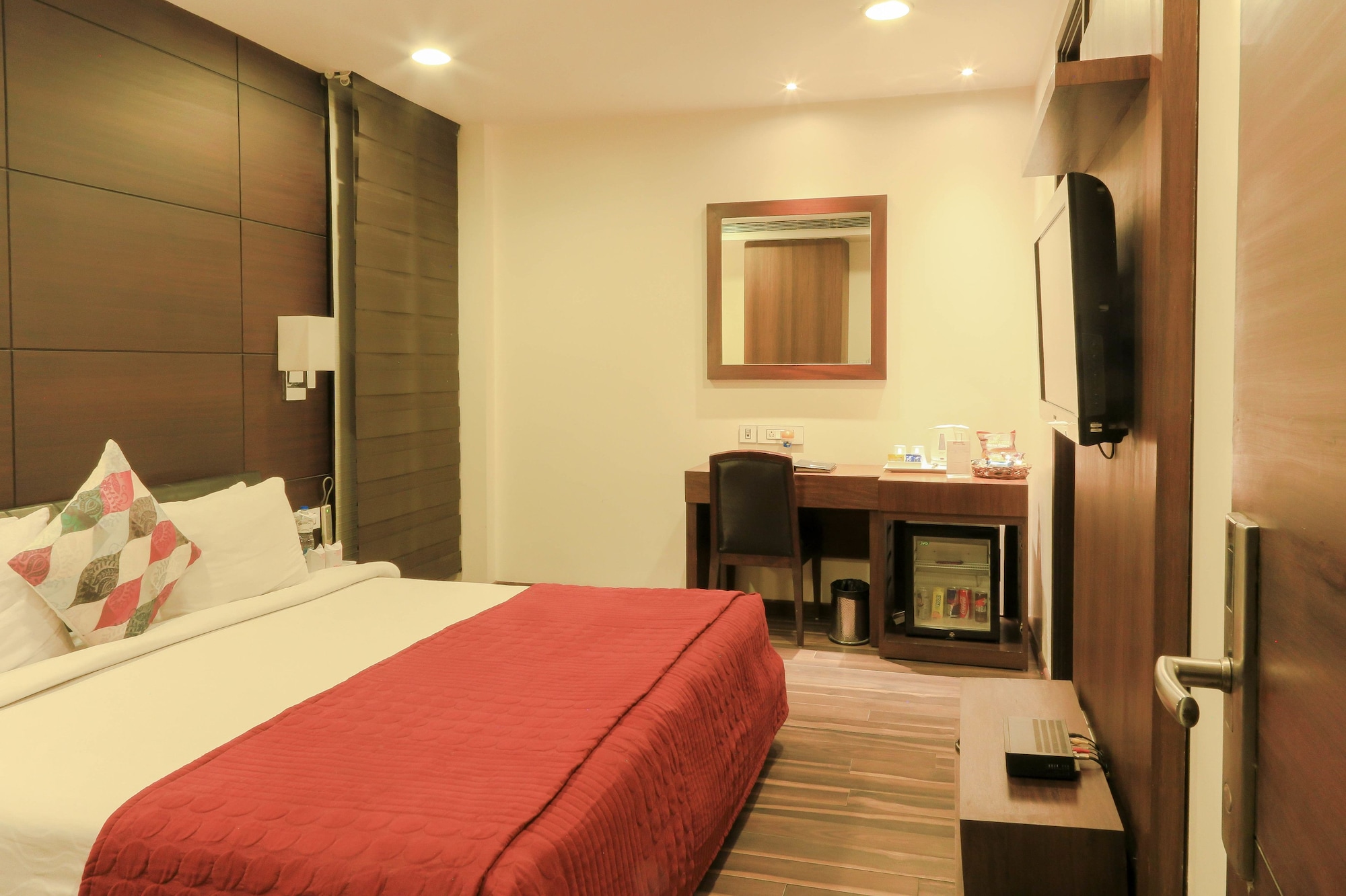 DELUXE, TWIN BEDS