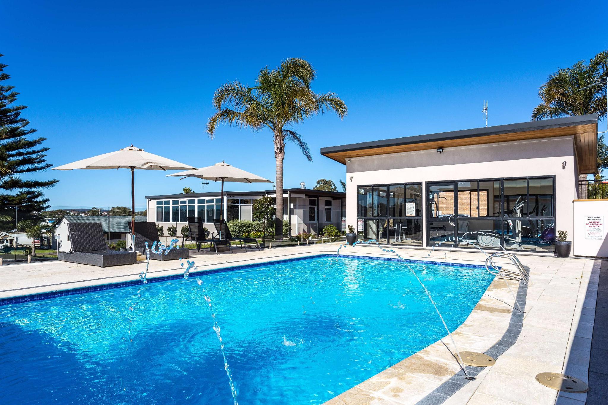 Courtyard, Triple