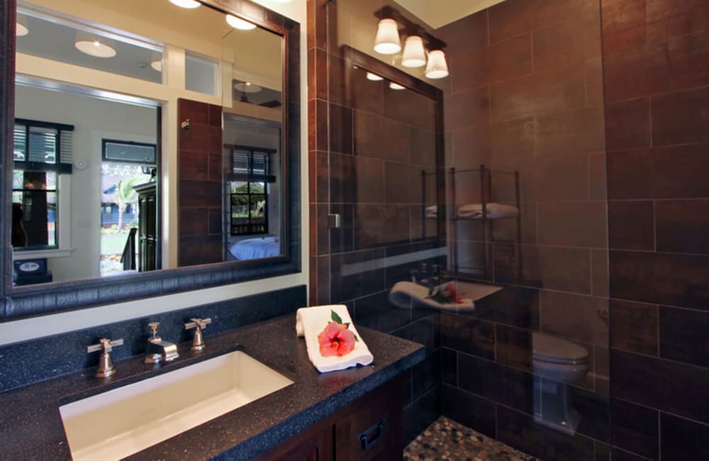 Room, King Bed, Partial Ocean View