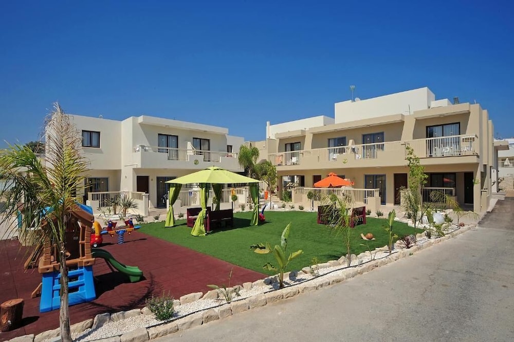Nelia Gardens 39/48
