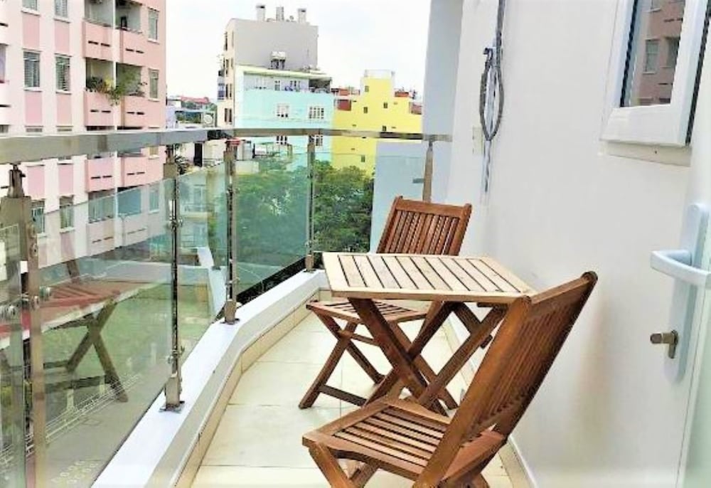 M-H Apartment Hotel 36/50