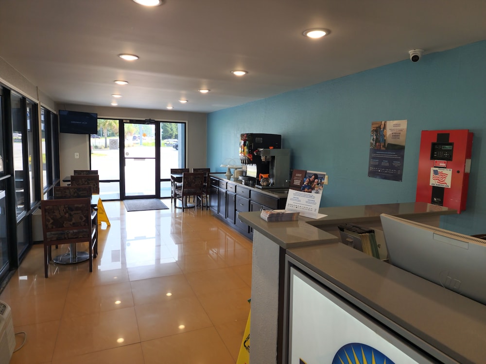 Days Inn by Wyndham Hardeeville Near Hilton Head 29/50