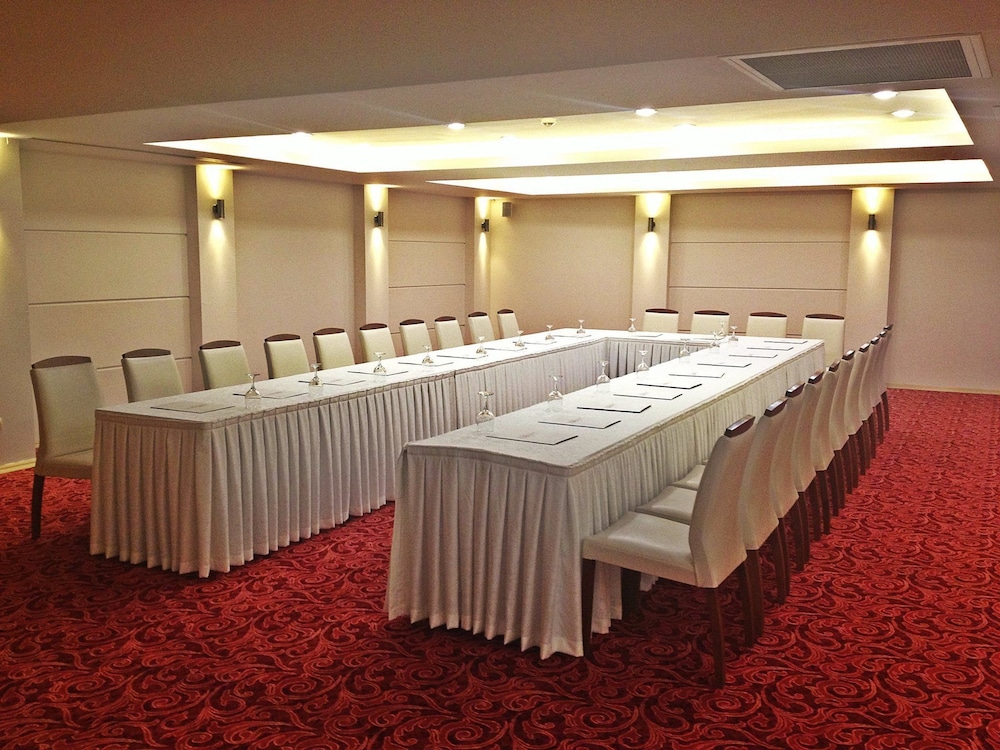 Cebeciler Hotel 39/42