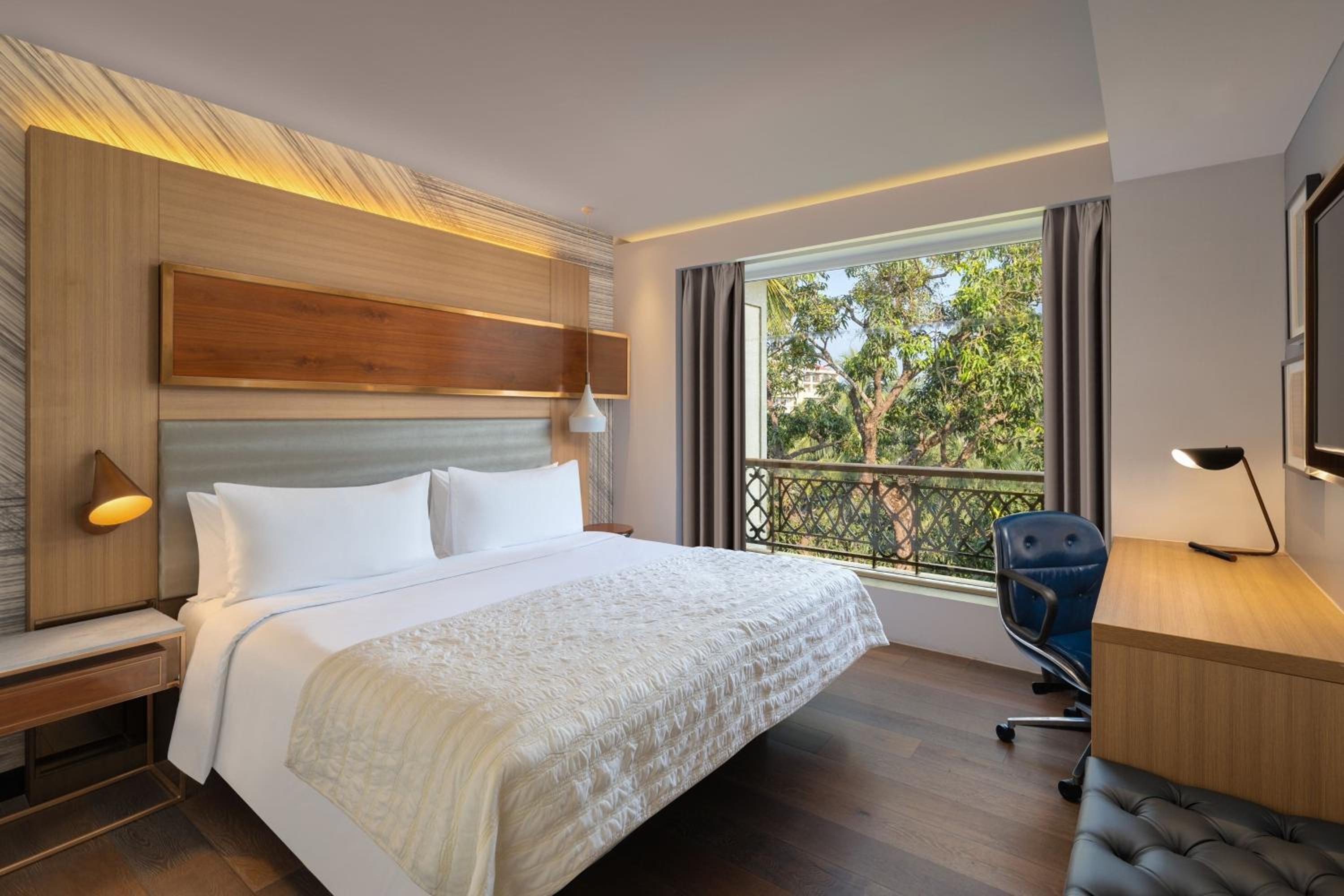 Junior Suite, King Bed