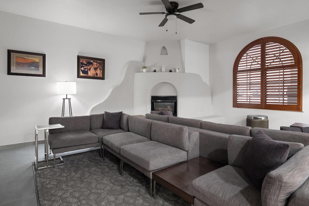 Wingate by Wyndham Farmington NM 37/59