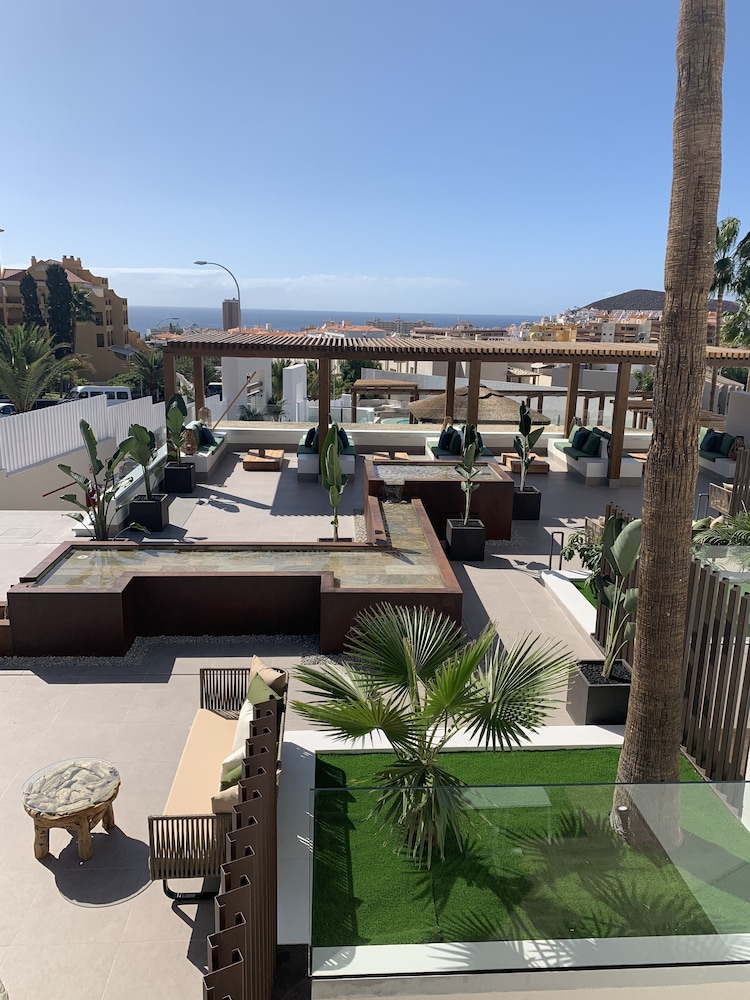 Ohasis Boutique Suites 1/50