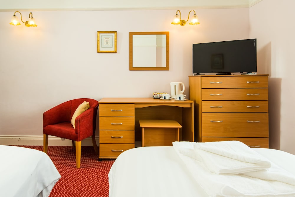 Cliffden Hotel 32/66