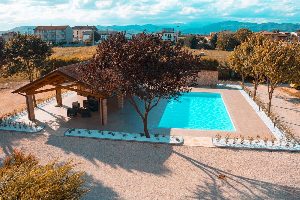 Villa Bongiovanni 38/44