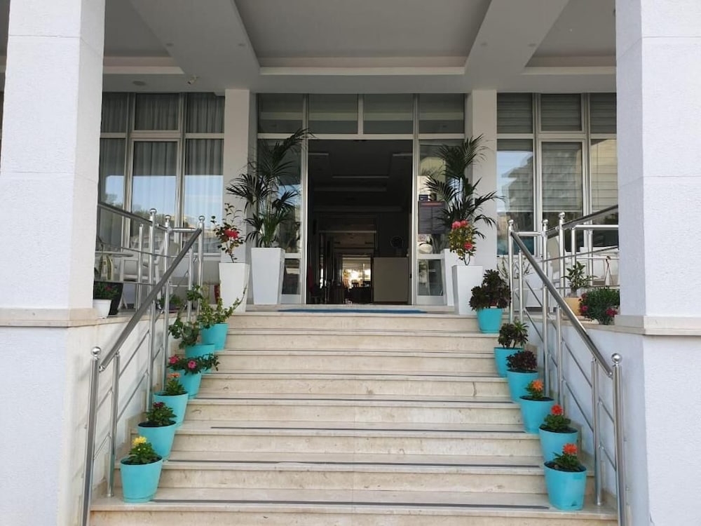 PERANDOR BEACH HOTEL in DURRES