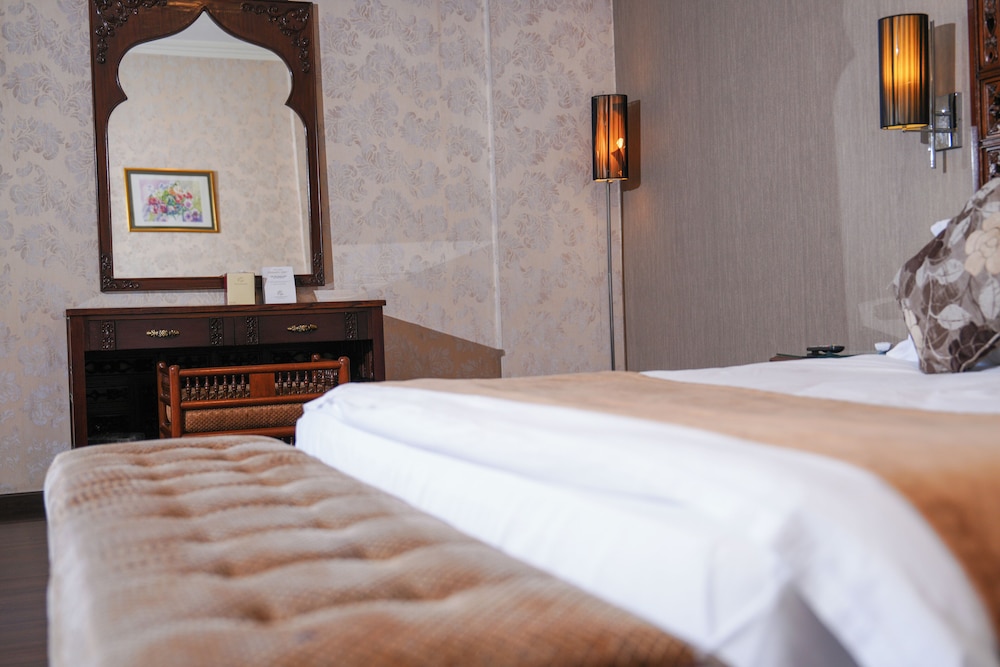 CHTAURA PARK HOTEL 17/50