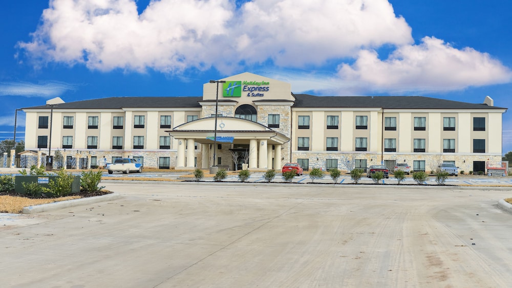 Holiday Inn Express Suites Cuero 1/52