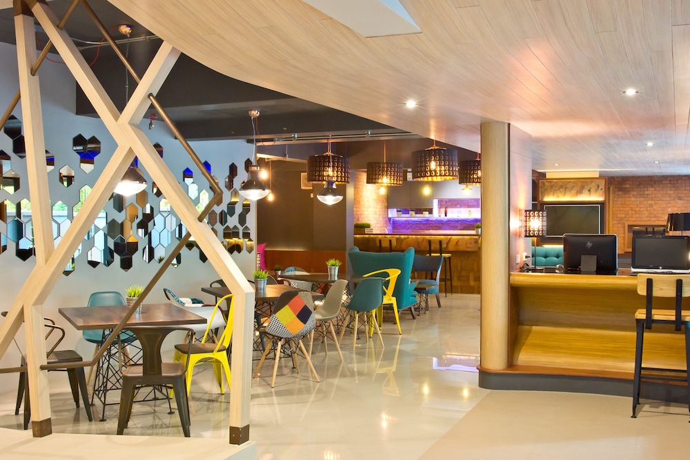 Coco Hotel 21/25