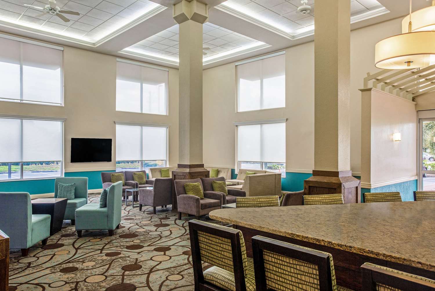 Comfort Inn & Suites Sarasota I75 30/44