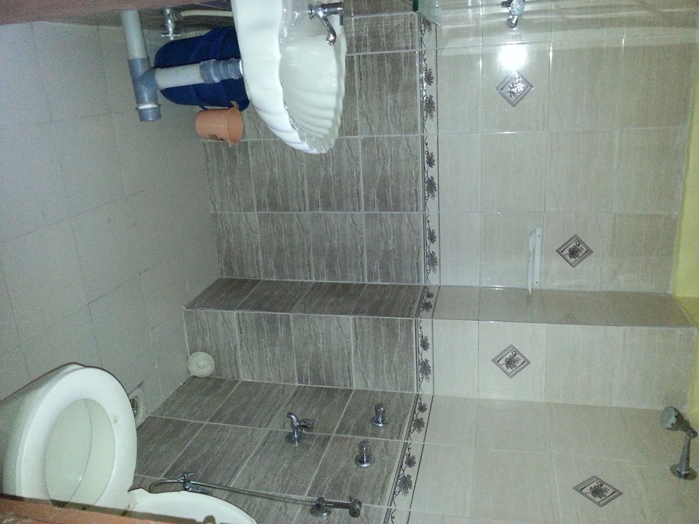 Albenjoh Guesthouse 26/28
