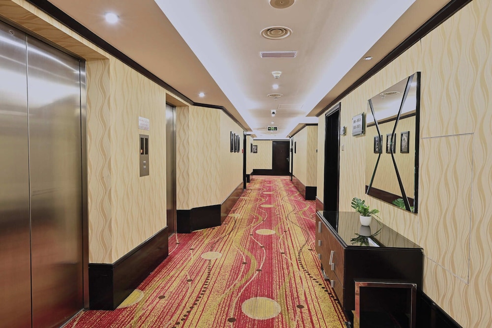 Pavilion Palace Hotel 37/43