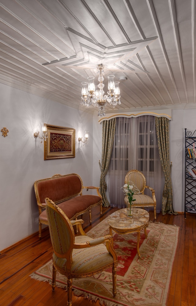Tuvana Hotel 46/71