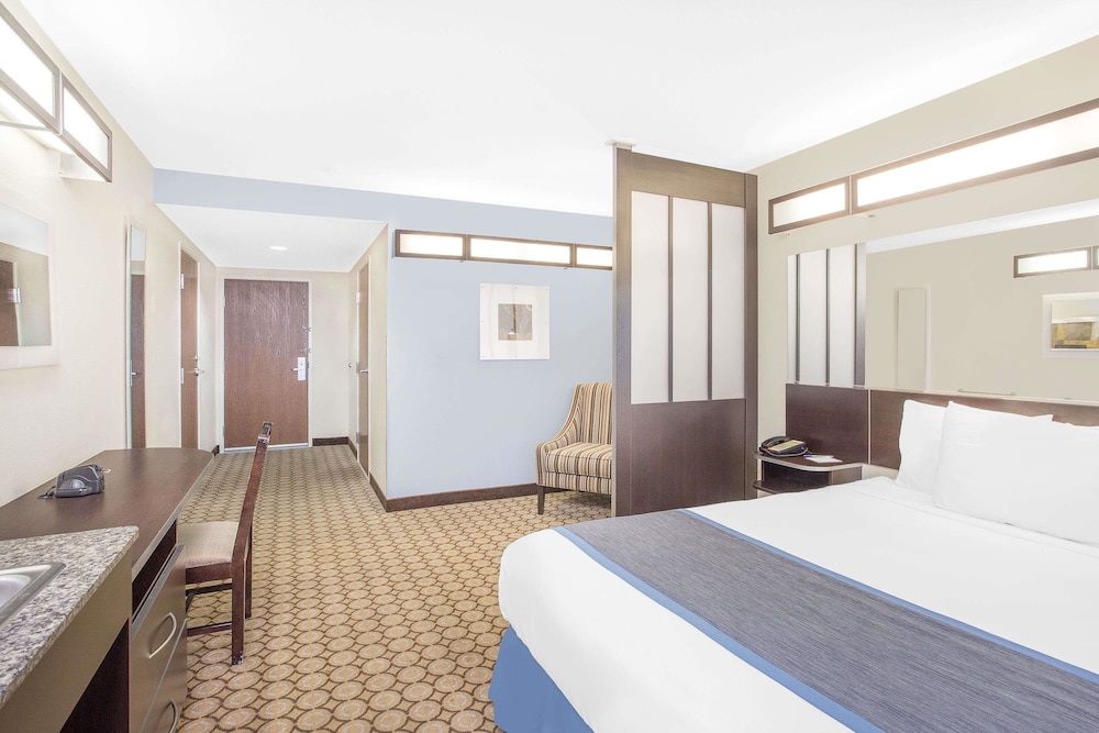 Microtel Inn Suites By Wyndham San Angelo 10/20