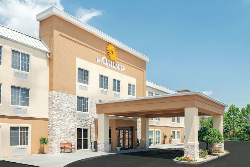 La Quinta Inn & Suites by Wyndham Knoxville North I-75 5/58