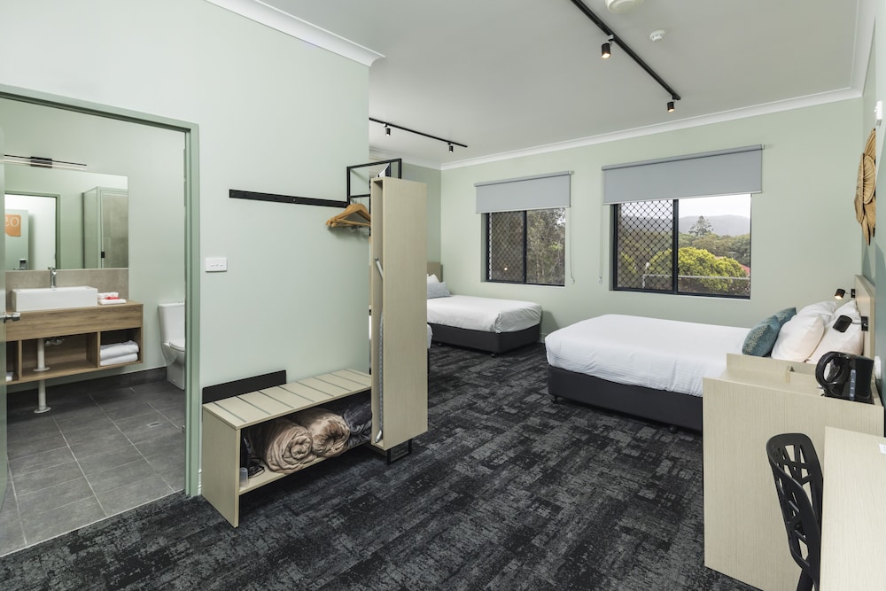 ATHERTON HOTEL 34/65