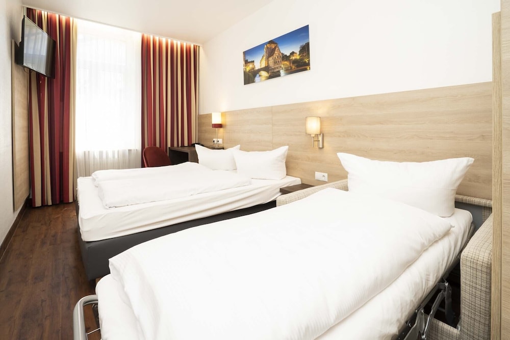 Hotel National 23/72
