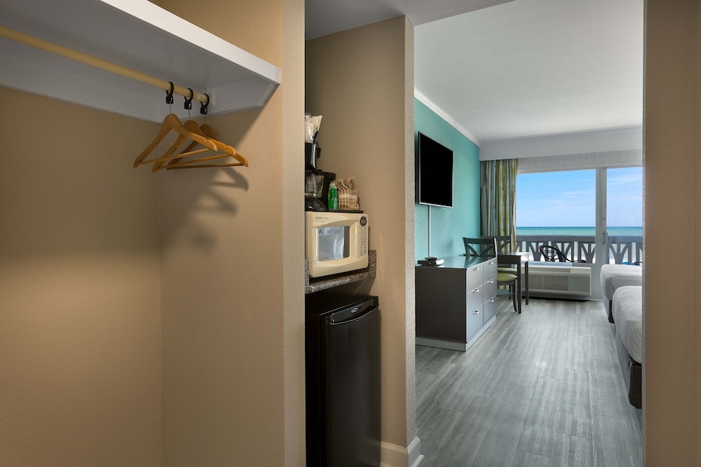 Caribbean Resort Villas 43/75