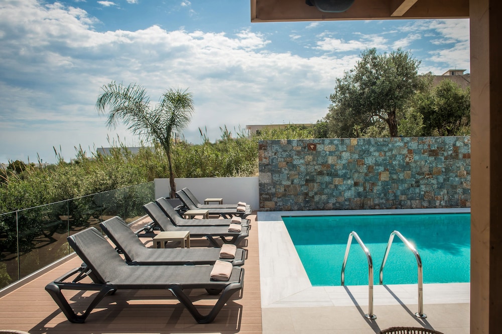 Casa Blu Boutique 53/64
