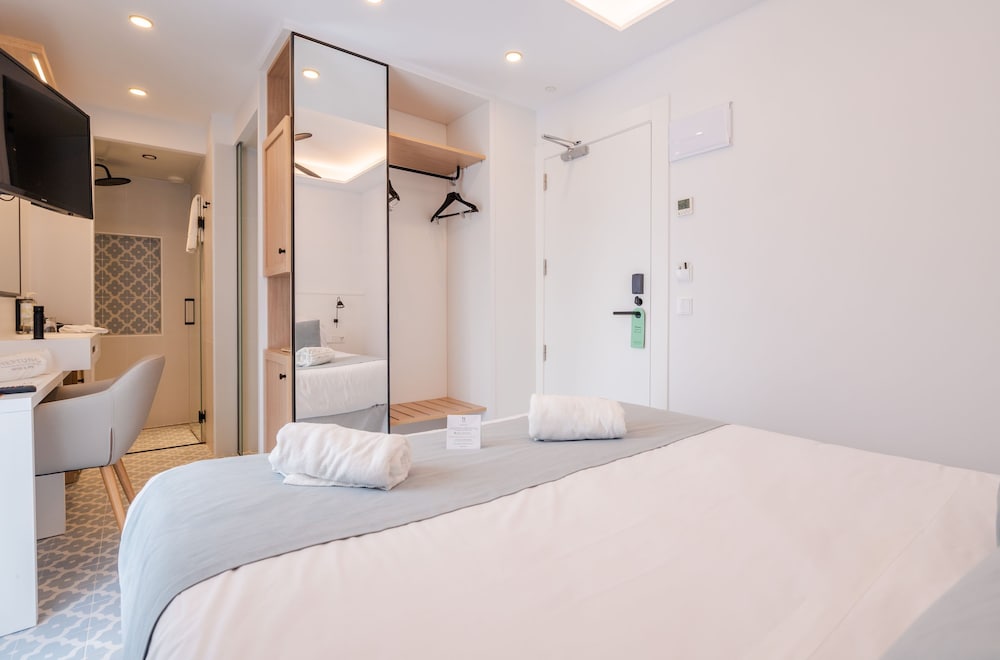 COMFORT, SINGLE, DOUBLE BED