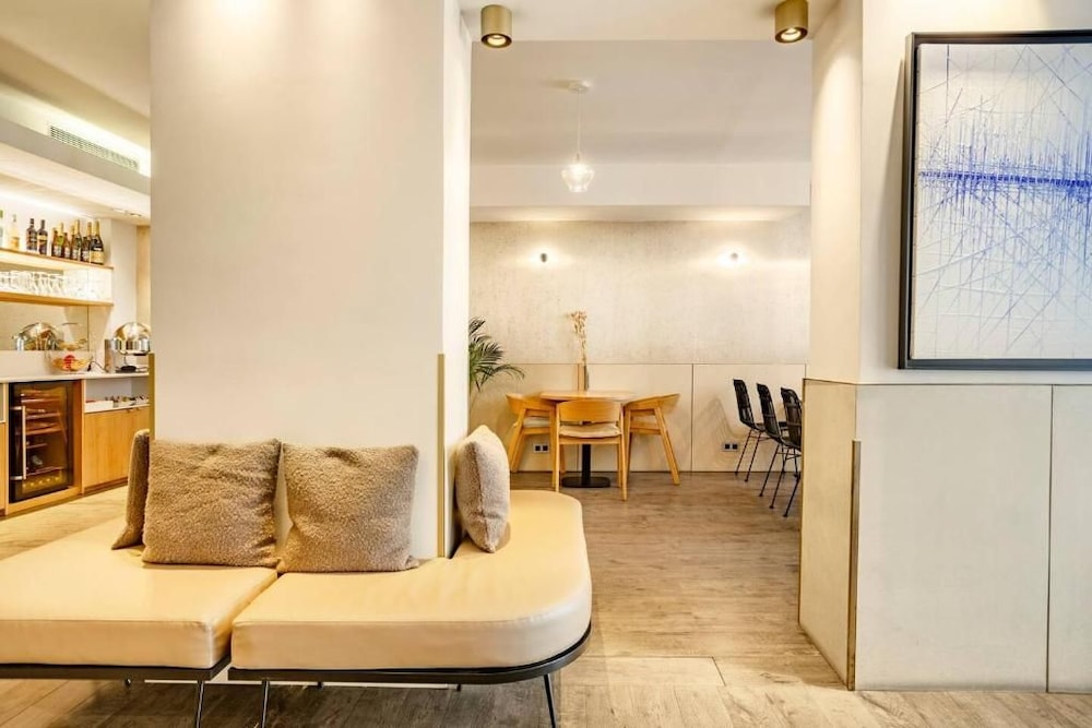 Hotel Opera Marigny 45/62