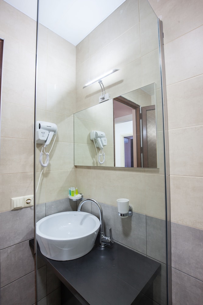 Hotel N16 47/48