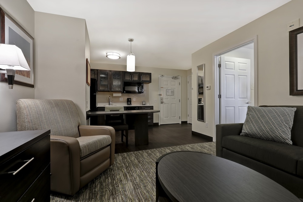 Candlewood Suites Indianapolis - South 48/77