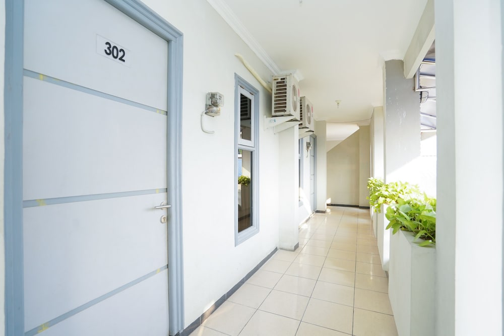 Oyo 2075 Graha Marina 38/54