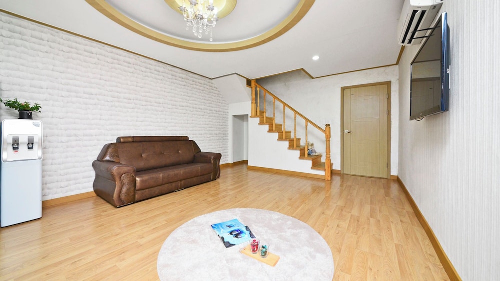 Tongyeong Makai O Pension 7/50