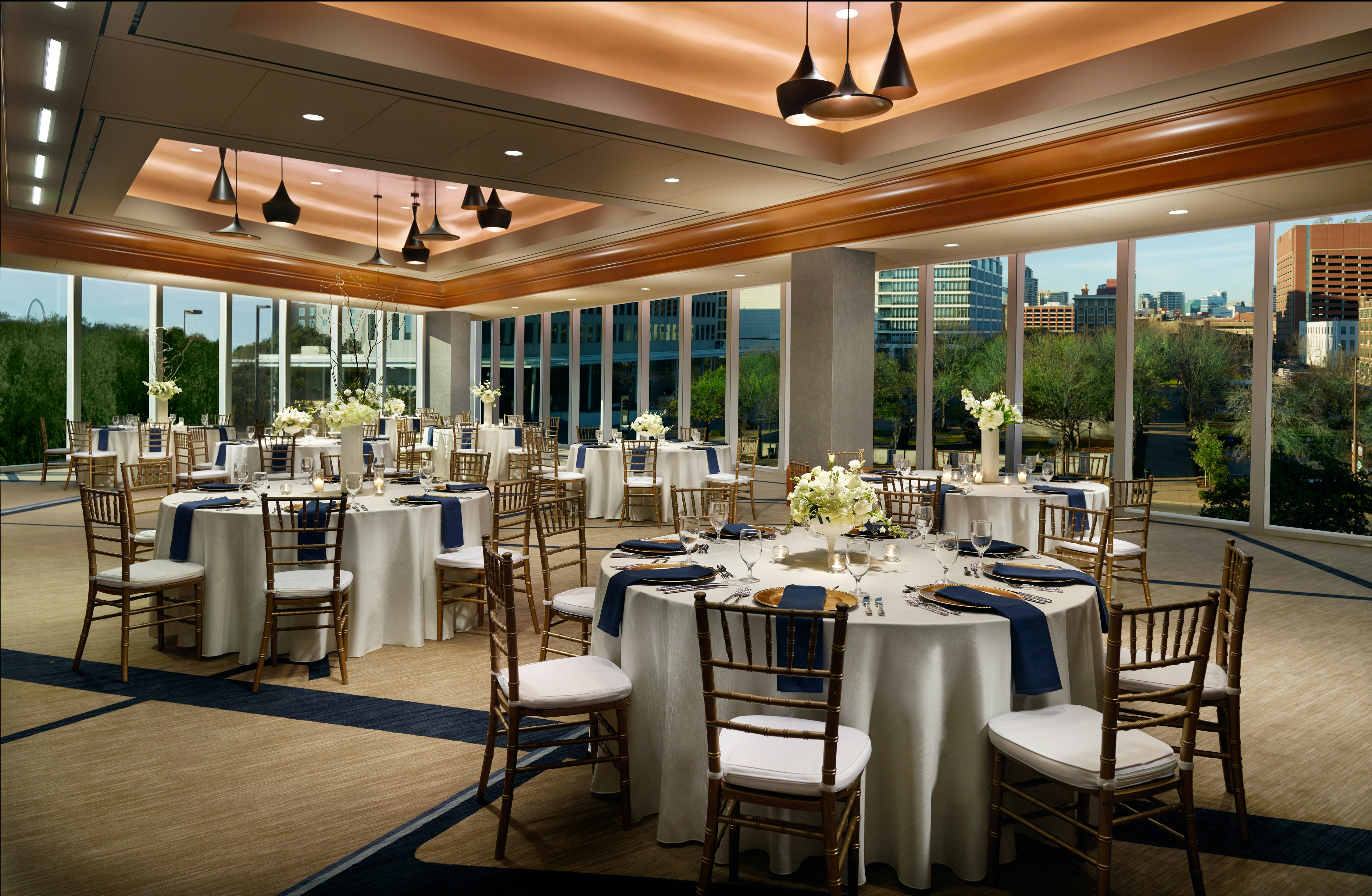 OMNI DALLAS HOTEL 65/92
