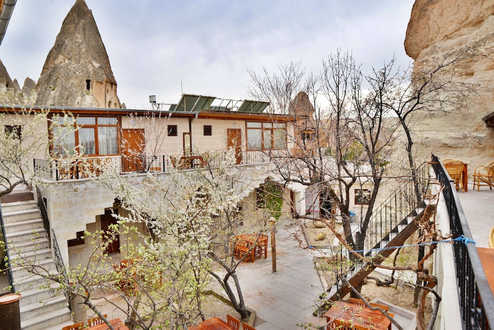 Peri Cave Hotel 49/54