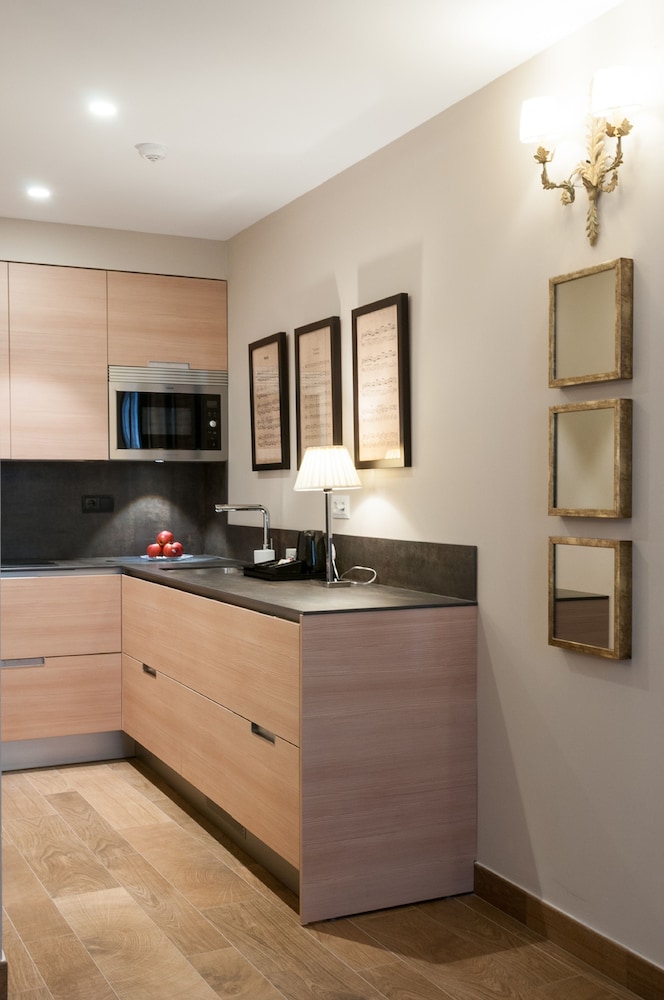Suites Murillo Segovias 11/82