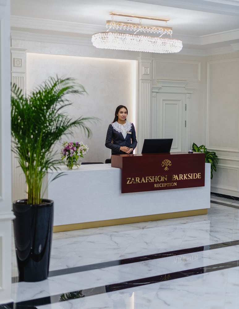 Zarafshon Parkside Hotel 4/32