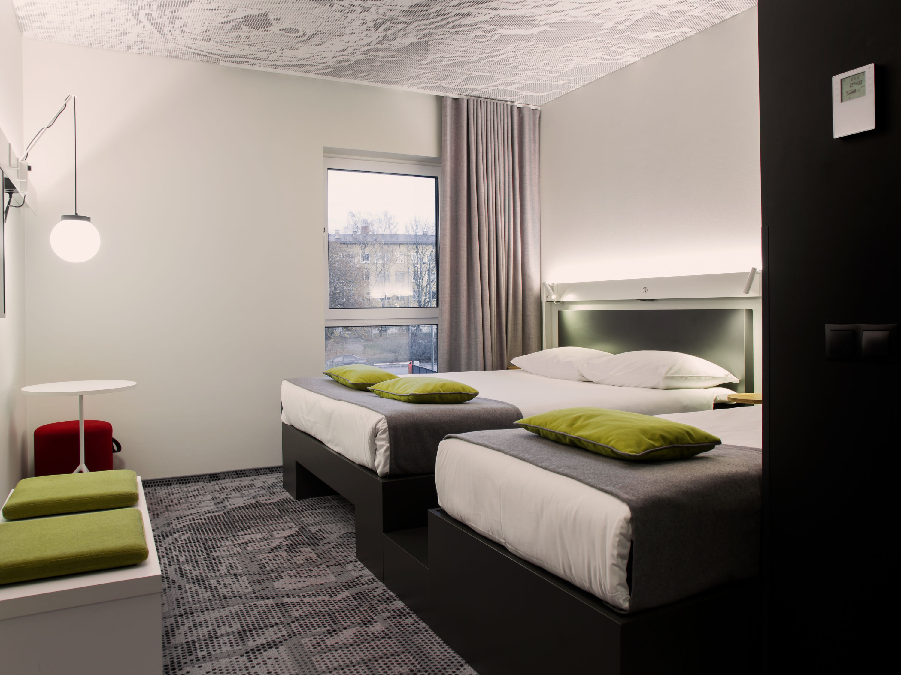 ROOM, TRIPLE, 1 DOUBLE AND 1 SINGLE BED