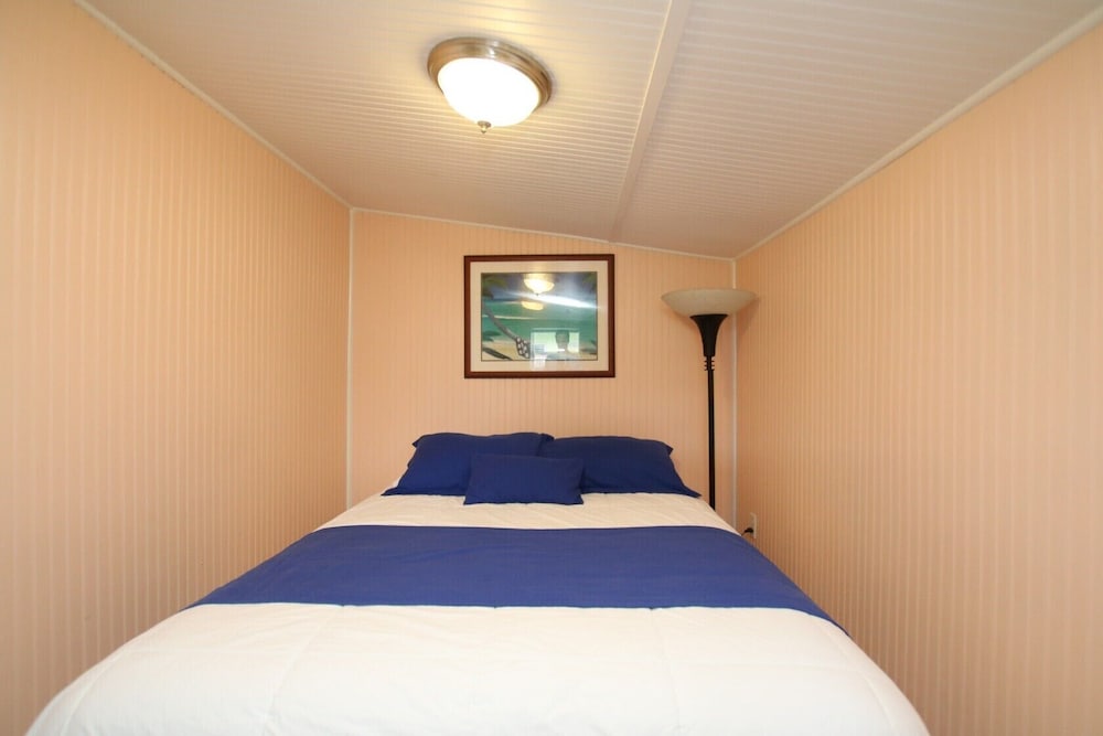 Beach, Cottage, Queen Bed