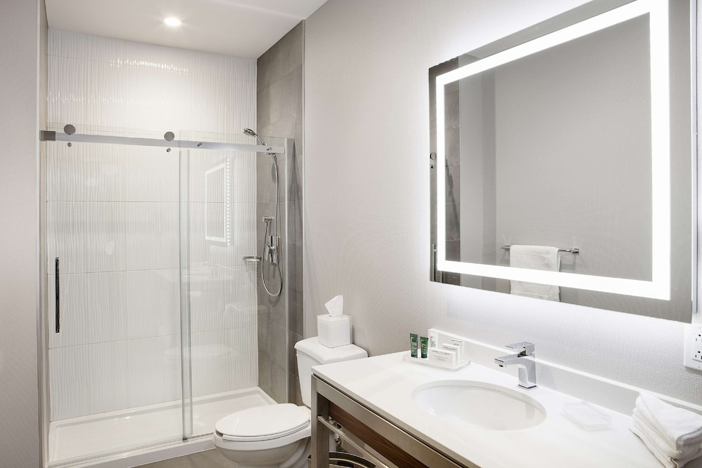 Hilton Montreal/Laval 7/50