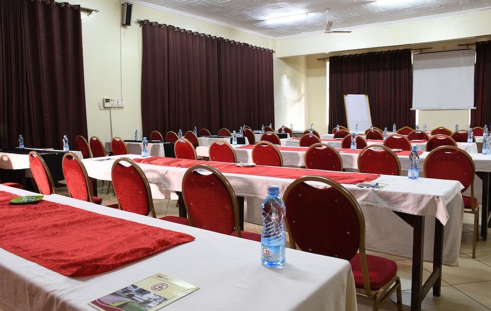 Golf Hotel Kakamega 40/50