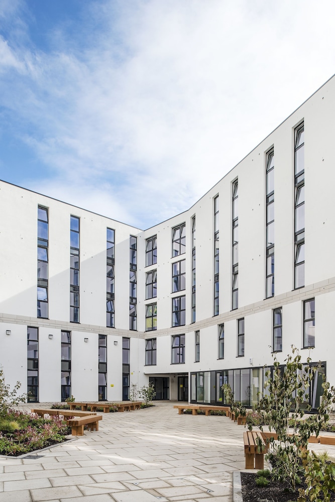 Destiny Student Brae House 4/63